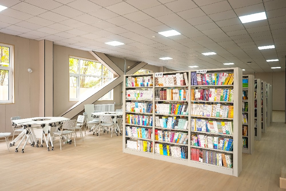 天津市弘博职业学校-图书室